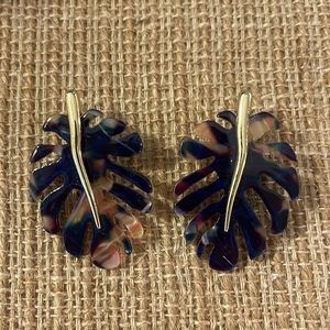 Palm earrings